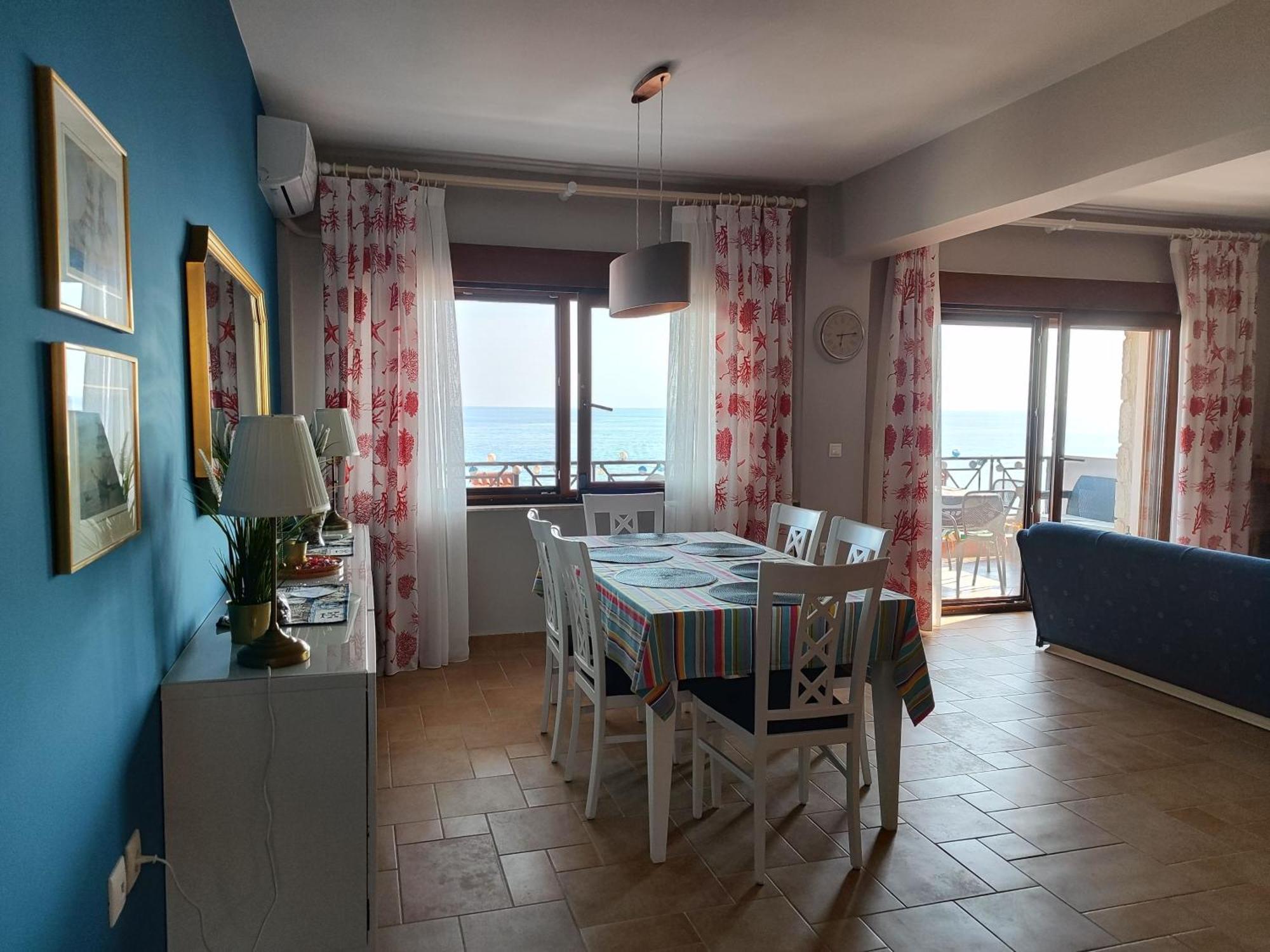 Navy Blue Apartment Nea Skioni Ngoại thất bức ảnh